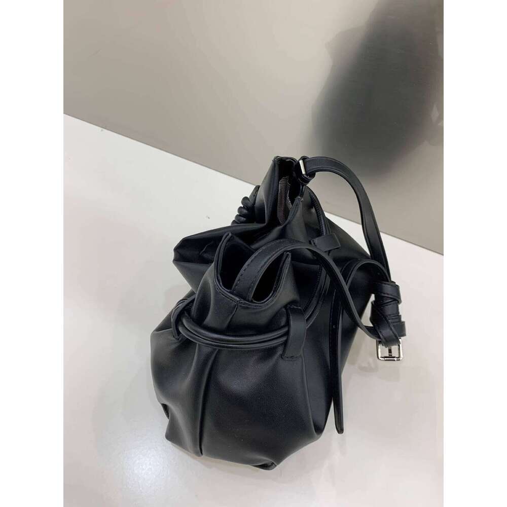 New Niche Soft Leather Tote for Women High end Commuter Bucket Crossbody Underarm Bag