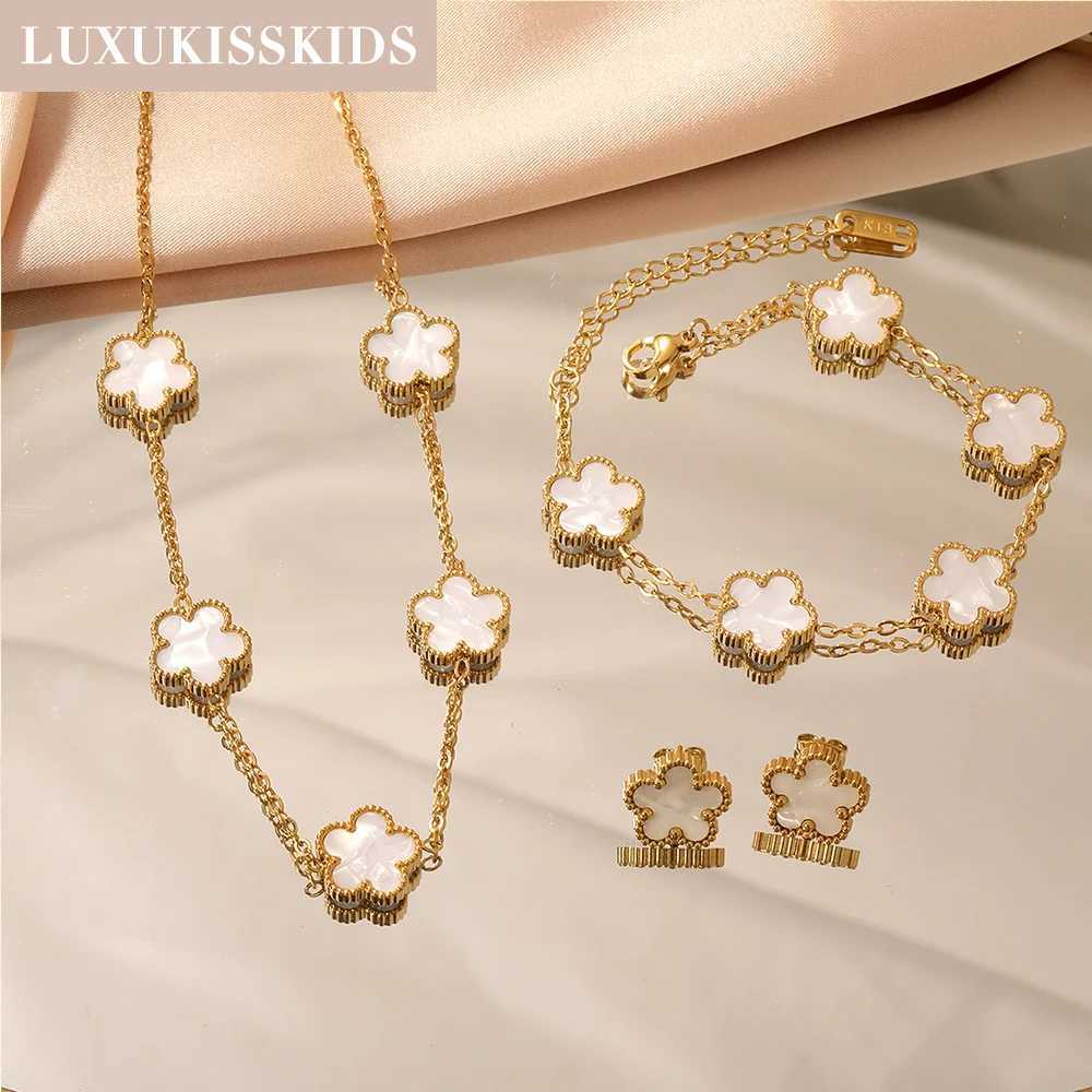 LUXUKISSKIDS Minimalist 3PCS Golden Five- Flower Necklace Earrings Jewelry Sets Shell Dailywear Party Gifts Z250607
