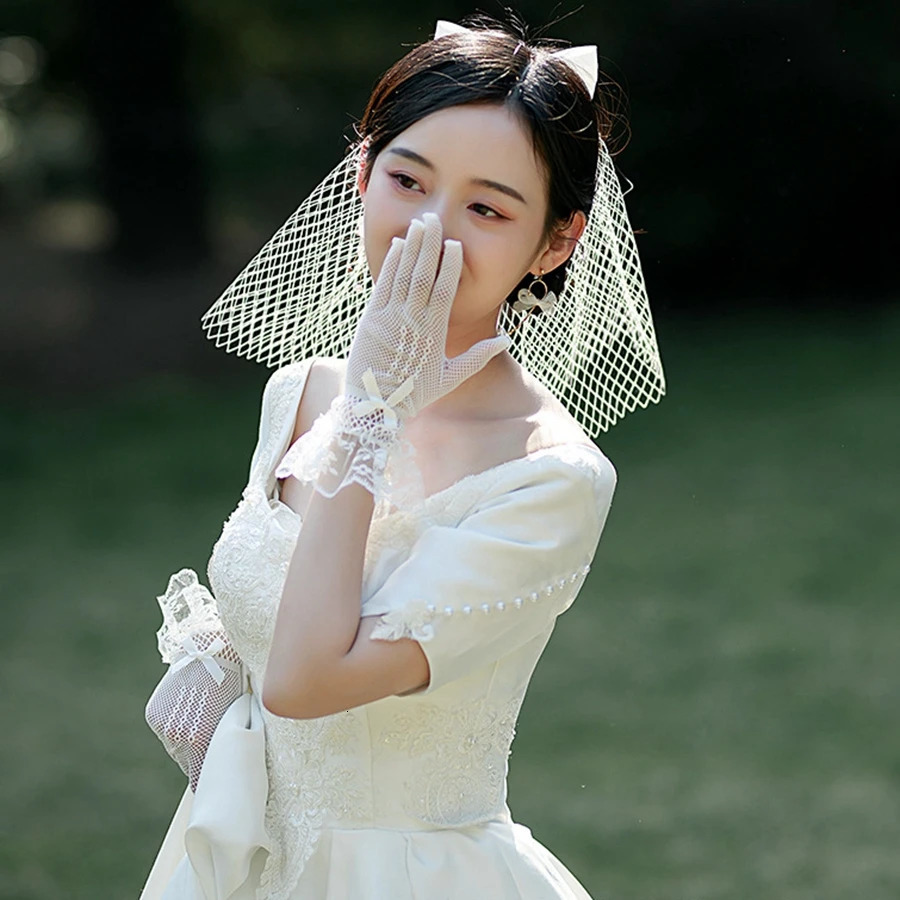 Wholesale Black Ivory Bridal gloves Bride Wedding accessories mariage Tulle lace guantes Lace gloves 250603