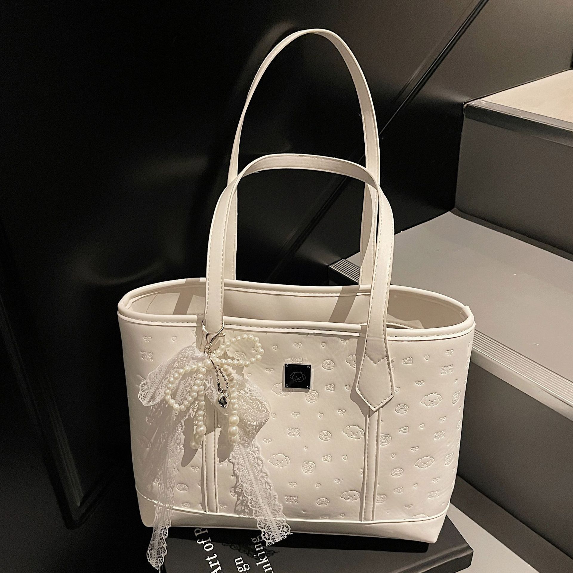 designer High-end Versatile Large Bag for Women 2025 New Summer Fashion Underarm Tote Bag Large Capacity Commuter Shoulde