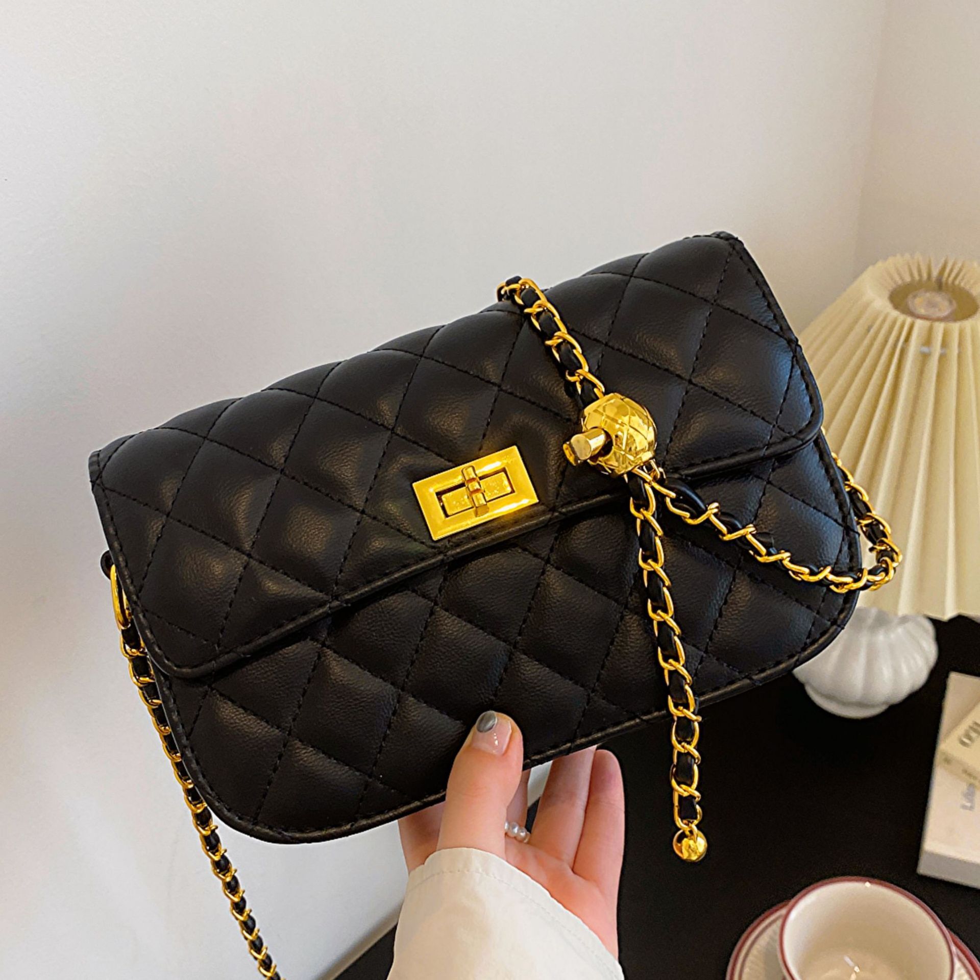 designer French Niche Design Small Square Bag for Women 2025 Fashion Trendy Chain Underarm Bag Single Shoulder Crossbody Small Square Bag