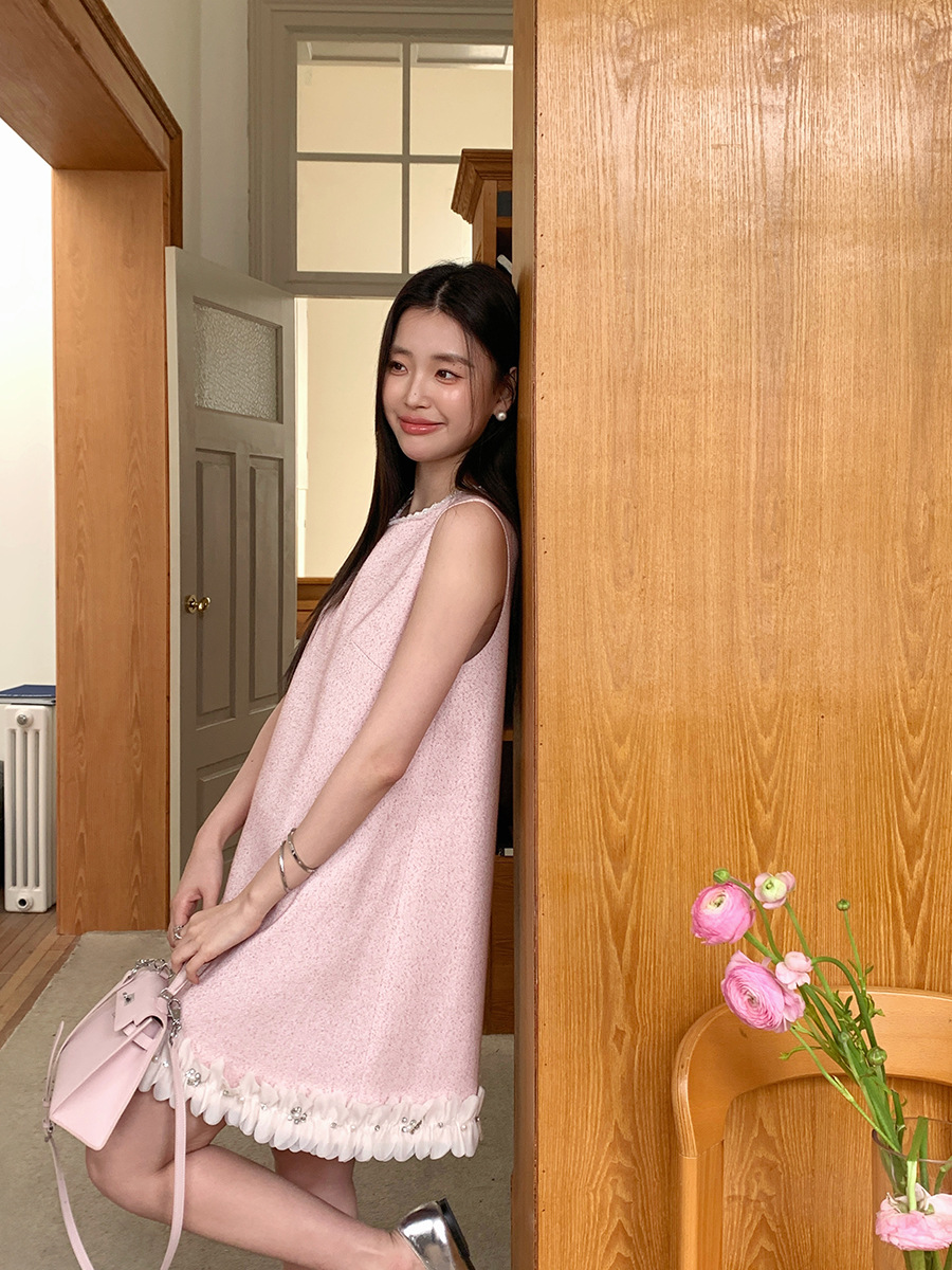 HH6100 Summer new style daughter celebrity dress female beaded petal loose vest skirt A-line short skirt
