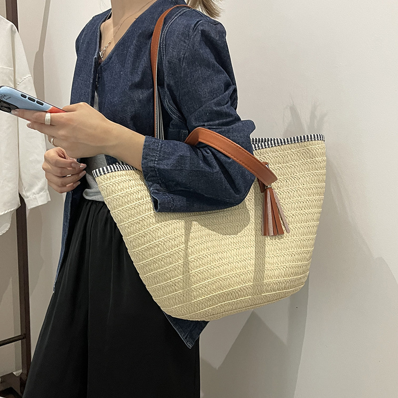 designer Straw Woven Bag for Women Large Capacity Woven 2025 New Versatile High-end Vacation Shoulder Bag Beachside Beach Women's Bag