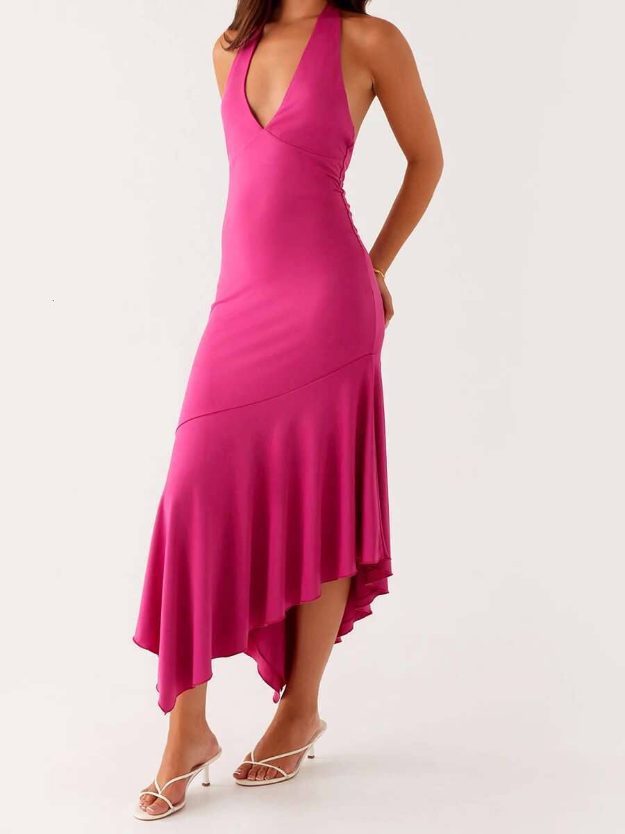 Elegant Sleeveless Halter Neck Dress with Open Back and Pleated Hem Perfect for Summer Parties and Events