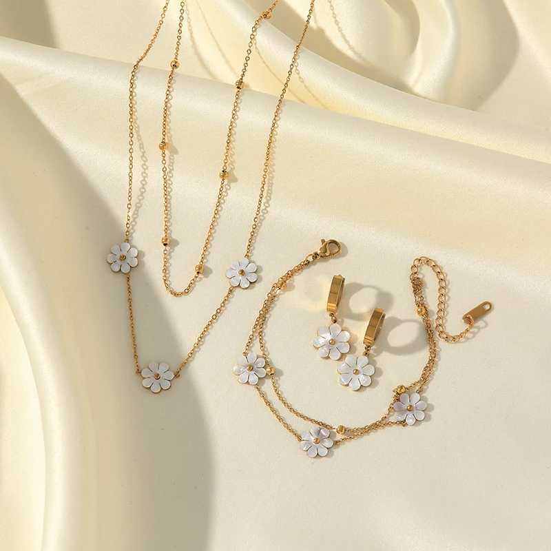 GANEMLY 316L Stainless Steel Cute White Flowers Necklace Earrings Set For Women Fashion Waterproof Jewelry Set Gift Z250607