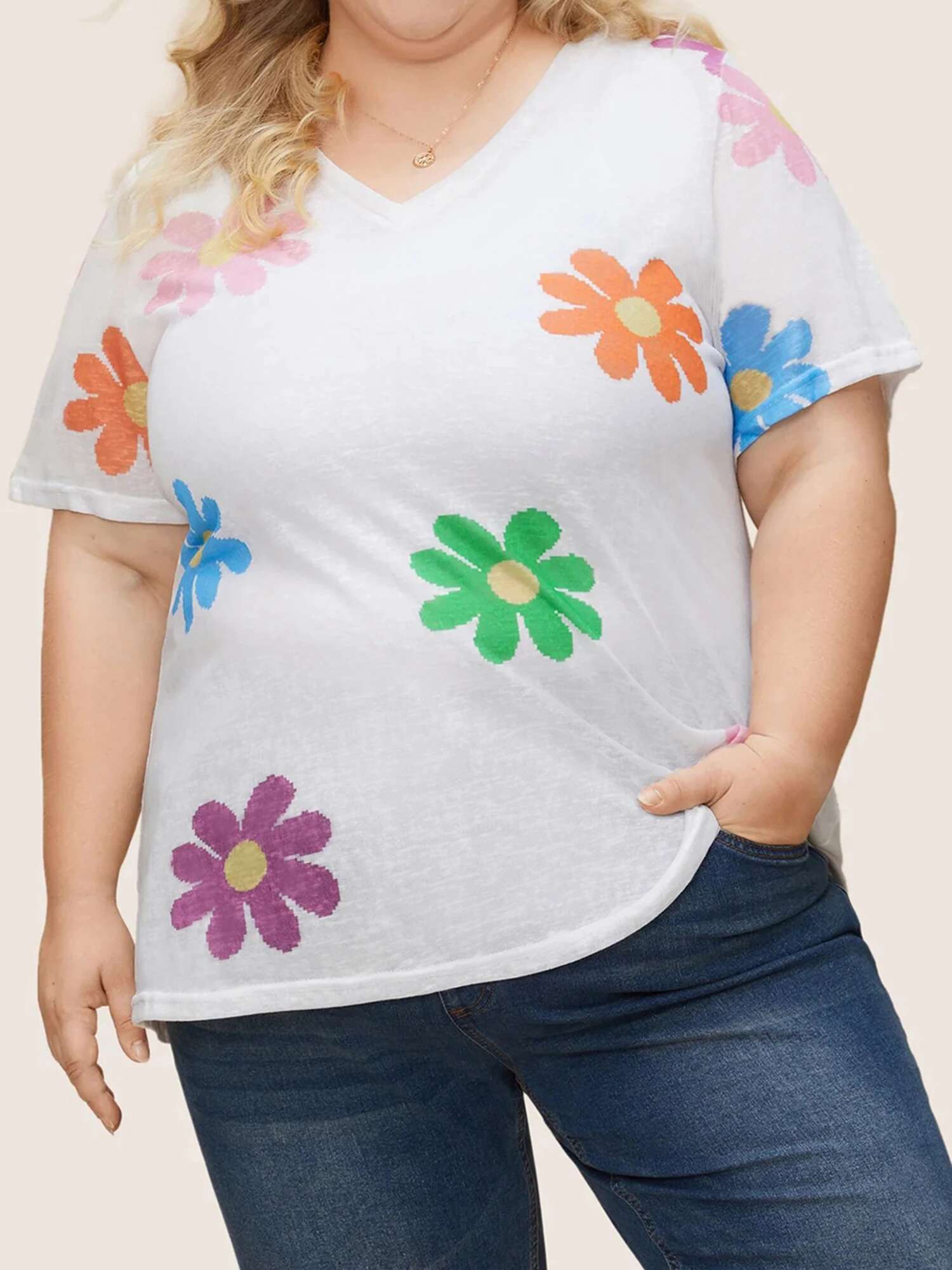 Womens T-shirt Round Neck Sleeveless Graphic Print Tank Top for Chic and Trendy Summer Style in the City