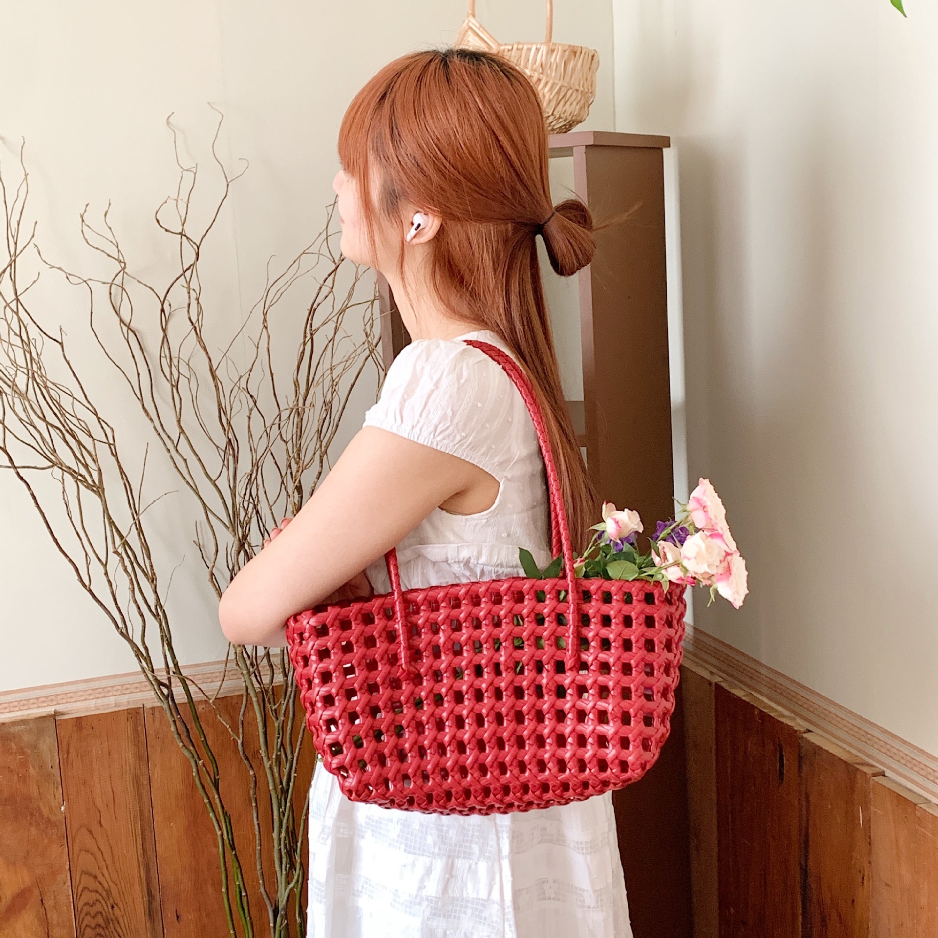 designer Handbag Hollow Woven Basket Bag 2025 New Commuter Tote Bag Handheld Underarm Bag Beach Vacation Bag