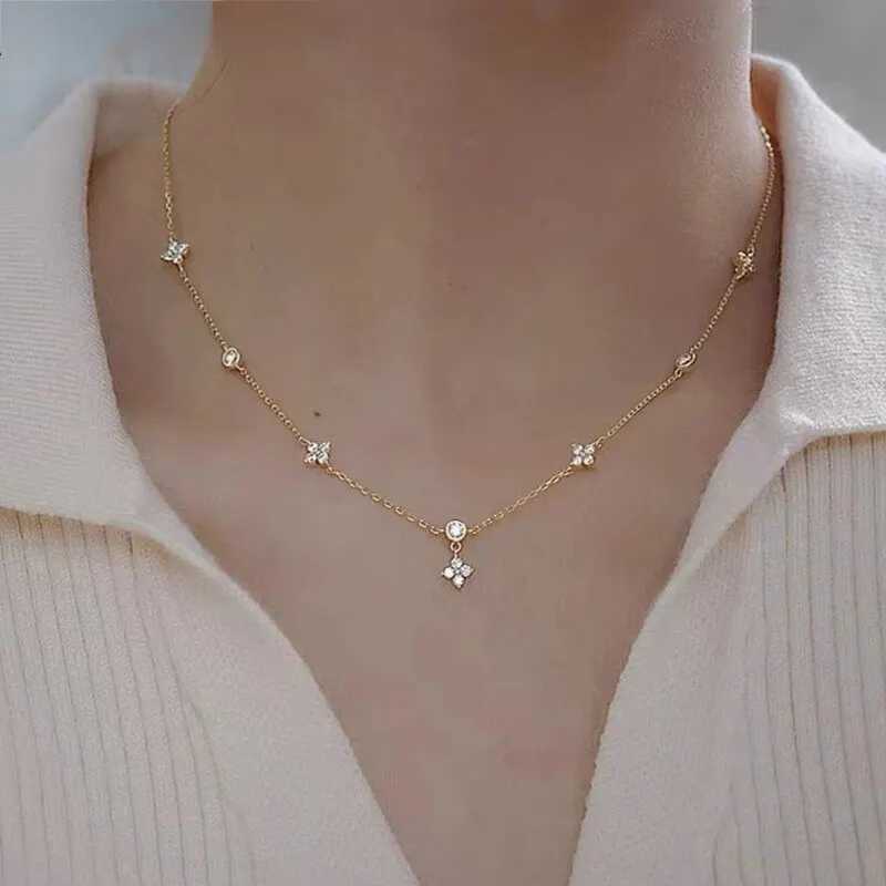 Inlaid Zircon Four- Flower Necklace Earrings Jewelry Set for Women New Niche Light Luxury Hot Fashion Accessories Z250607