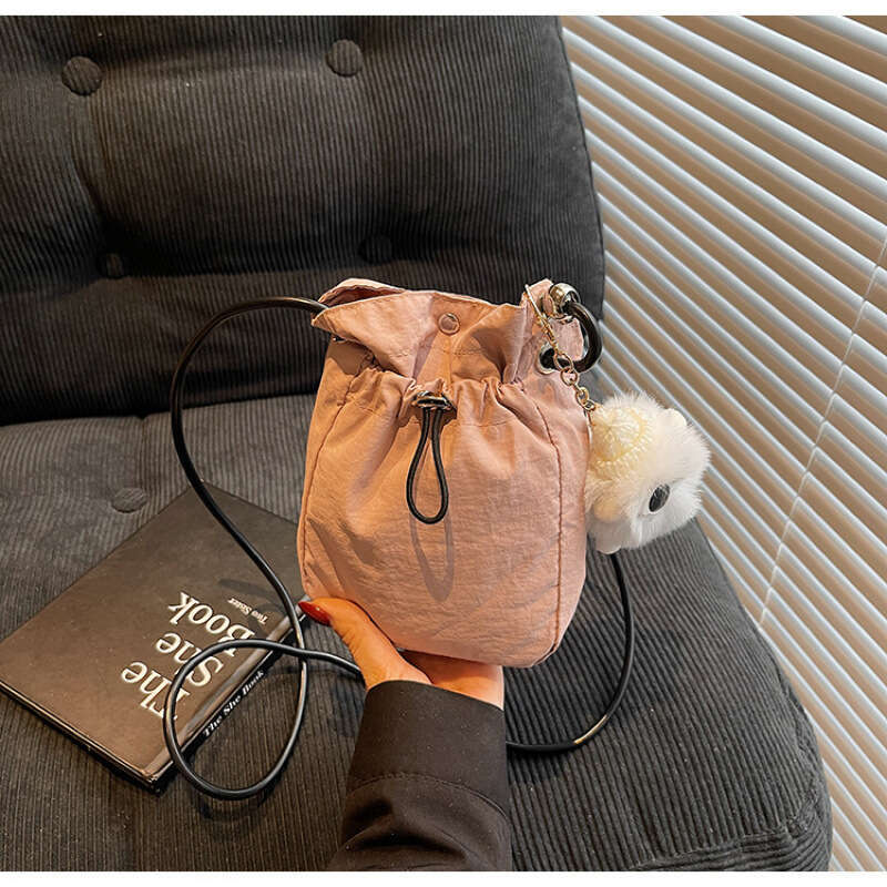 Niche Canvas for Women 2025 New Trendy Fashion Square Versatile Casual Crossbody Small Bag