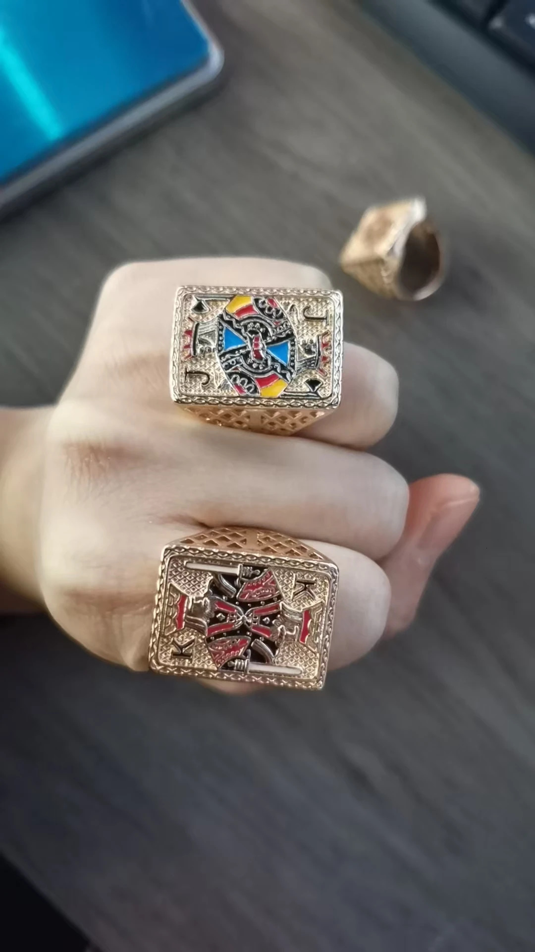 Fashionable mens ring size 8/9/10 gambling zircon brass hip-hop gift for boys playing card ring 250604