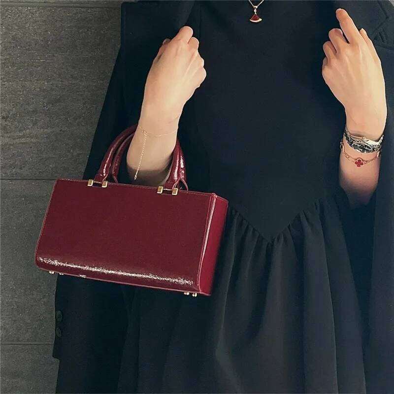 Crimson Small Square Bag With Premium Texture, Mini Single Shoulder Crossbody Handbag