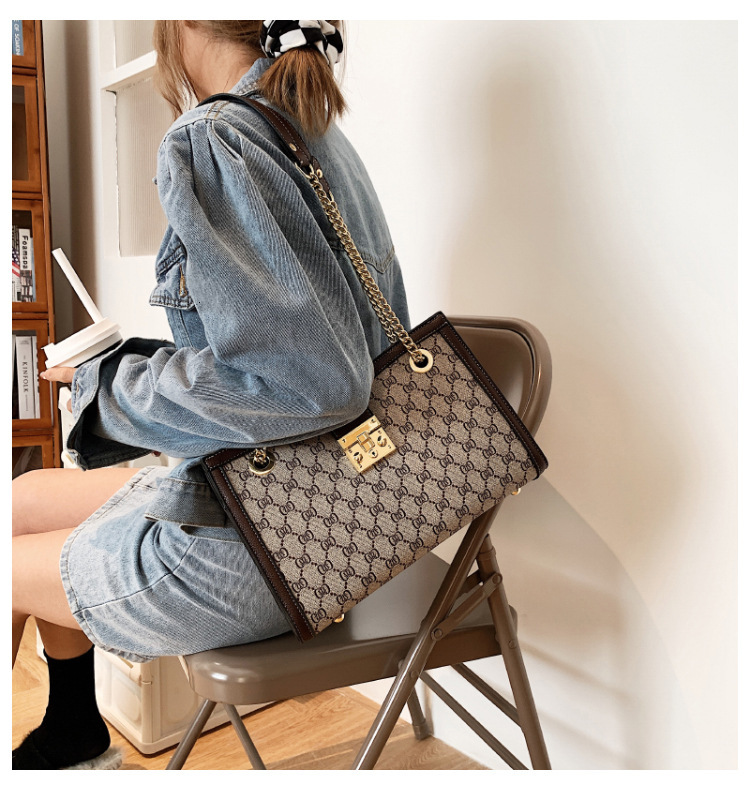 Free Shipping Designer Bag Advanced Sense Tote 2025 New Large Capacity Fashion Chain Handbag Versatile Style Single Shoulder Diagonal Straddle Women&#