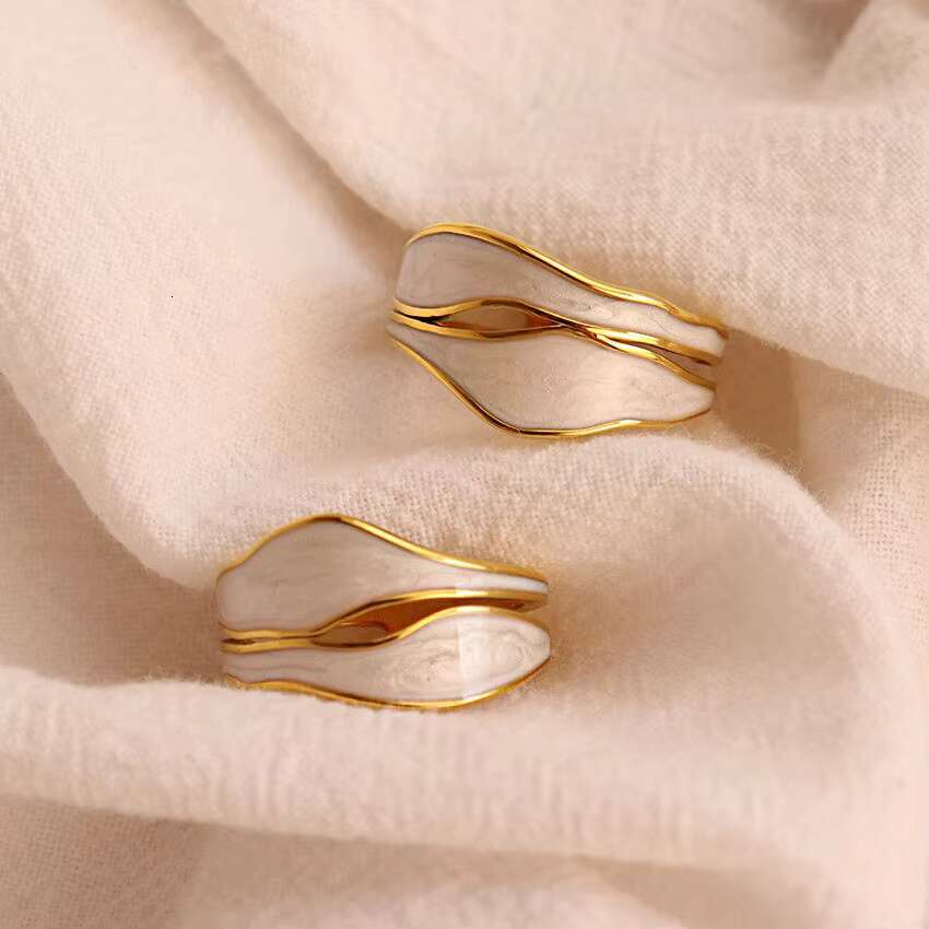 Vintage Elegant Geometric Enameled Ring High End Temperament Irregular Ring Girls Ring White Pink Color Fine Jewelry for Women