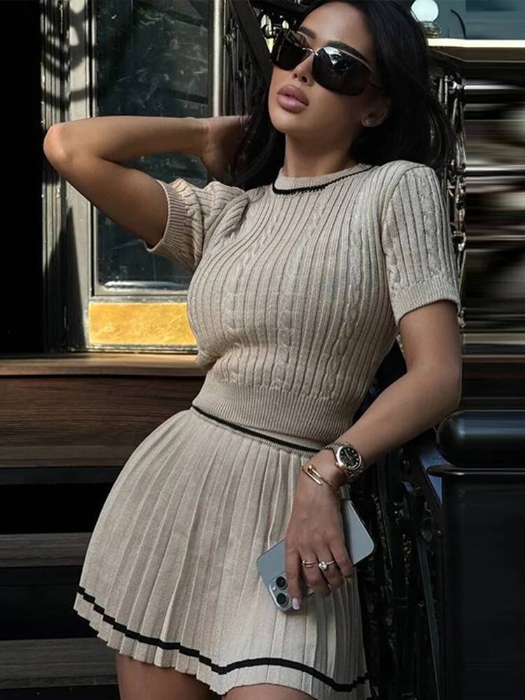 Casual Contrast Knitted Skirts Suits Women Slim O-Neck Short Sleeves Pullover Elastic Waist Pleated Skirt 2025 Fashion Lady Sets