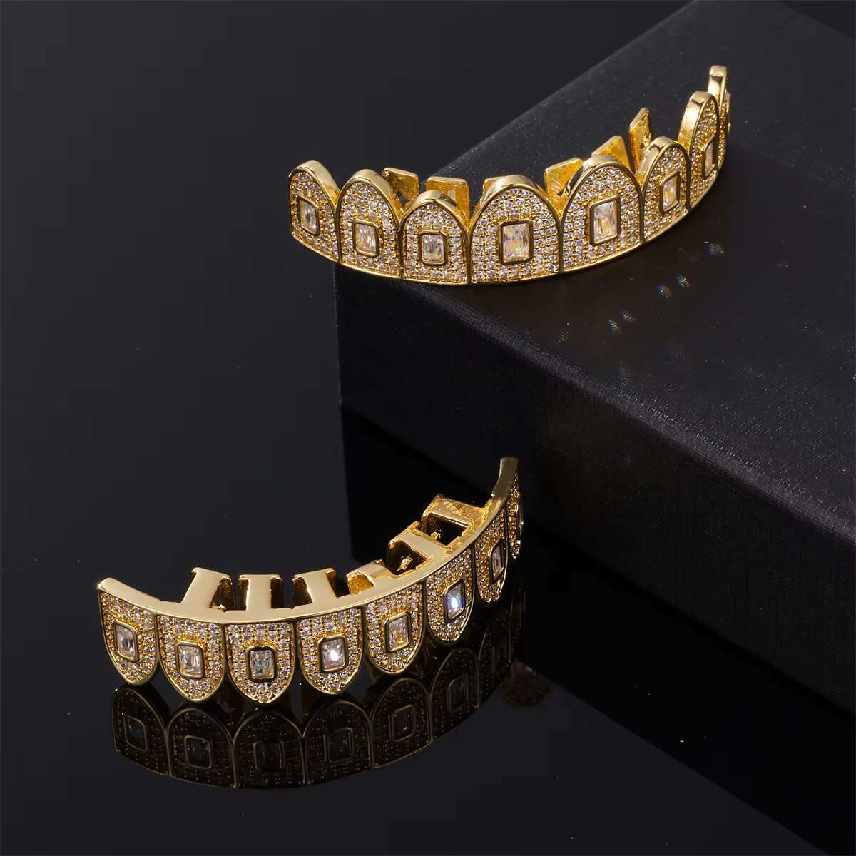 DE Creative Hip Hop Fashion Jewelry; Shining Grillz; Short Tooth Set with Large Square Moissanite