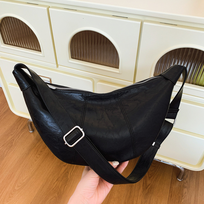 designer Large Capacity Retro Dumpling Bag for Women 2025 New Trend Lazy Style Shoulder Bag Niche Commuter Crossbody Croissant Bag