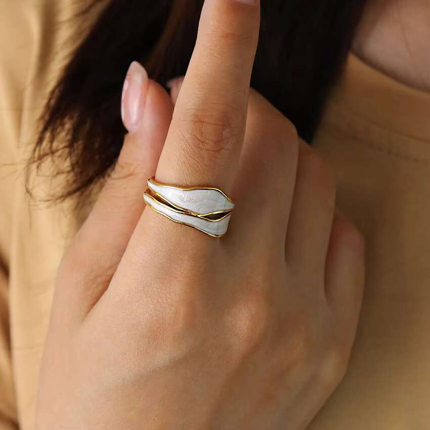 Vintage Elegant Geometric Enameled Ring High End Temperament Irregular Ring Girls Ring White Pink Color Fine Jewelry for Women
