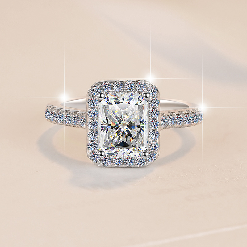 Affordable Yet Opulent Choice High-Shine 2Carat Moissanite Diamond Replacement Ring Crafted from Genuine S925 Metal