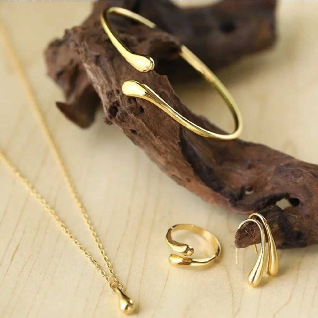 Fashion Teardrop Jewelry Set for Women Simple Ring Necklace Earrings Set Suitable for Engagement Party Gift Jewelry Z250607