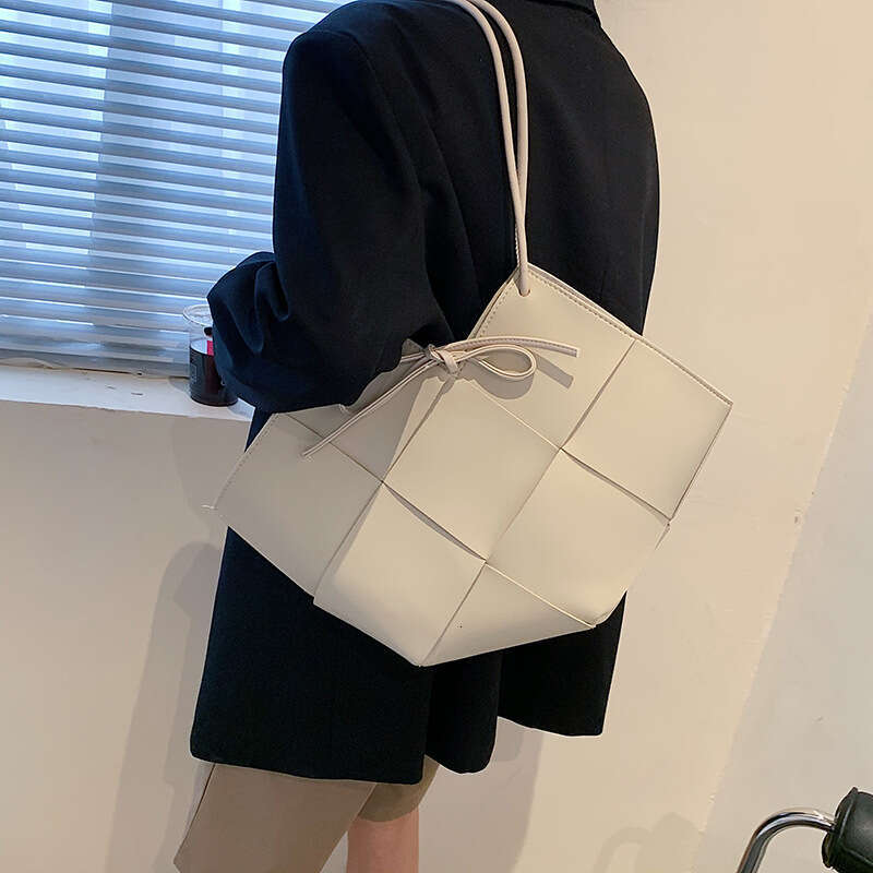 Women's 2025 New Style Personality Woven Tote Ins Popular Fashion Letter Shoulder Bag GUHUISHU