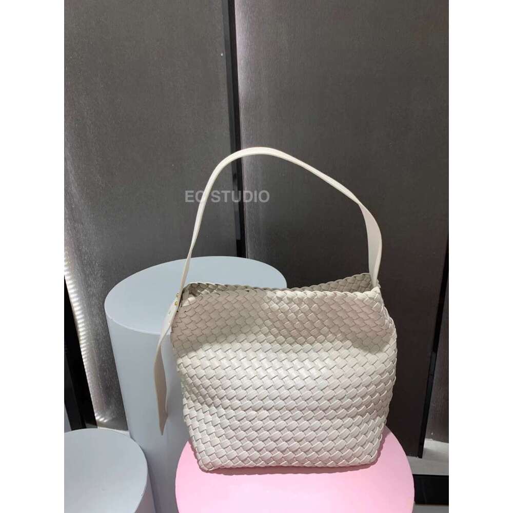Summer New Women s Casual Woven Basket Shoulder Large Capacity Bucket Bag