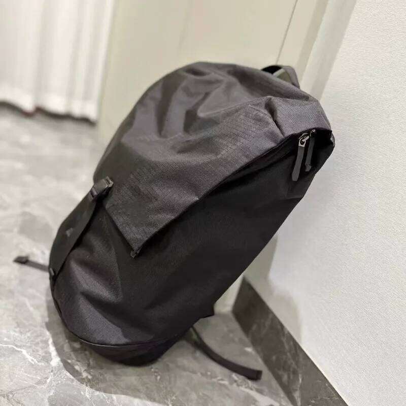 Large capacity men's and women's mailman sports cycling trendy crossbody bags, minimalist workwear bags