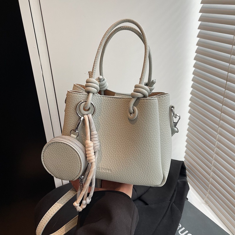 Luxury Brand Designer Bag Women's Bag 2025 Spring Summer Trend Bucket Bag Single Shoulder Crossbody Large Capacity Versatile Retro Korean Style H