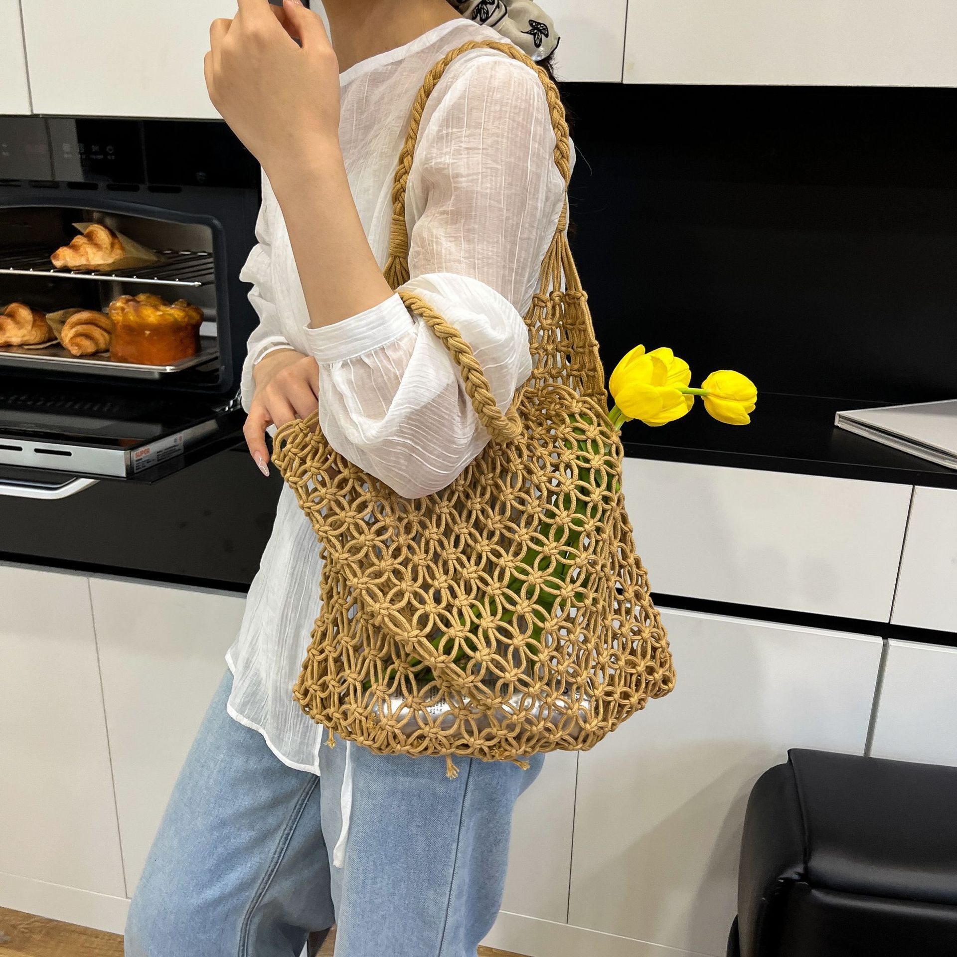 designer Casual Large Capacity Cotton Woven Bag New Hollow Out Straw Bag Tote Bag Single Shoulder Vacation Style Beach Bag for