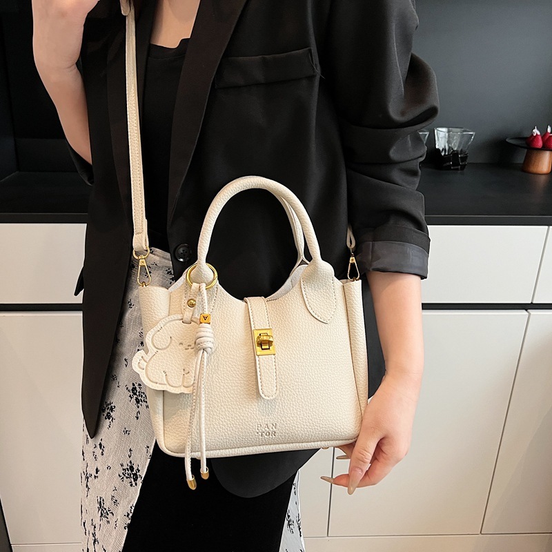 designer High-End Bag for Women 2025 New Trend Lychee Pattern Basket Handbag Versatile Tote Bag Shoulder Crossbody Bag