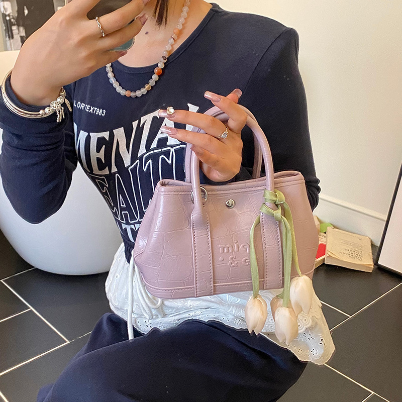 designer Korean Style Handbag for Women 2025 New Summer Commuter Simple Crossbody Bag Fashionable Textured Shoulder Bucket Bag