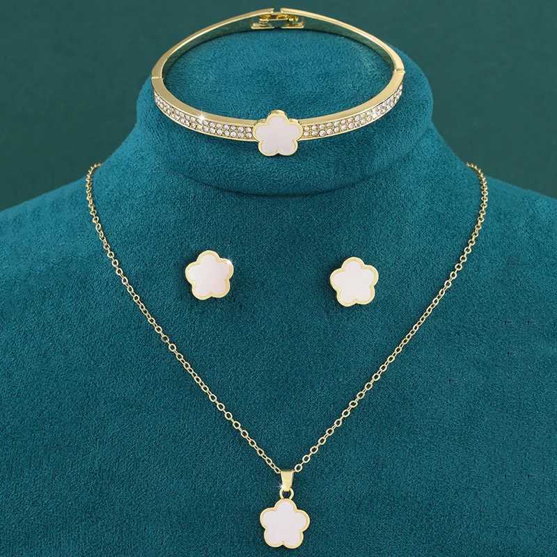 3pcs Five Flower Necklace Earring Set Inlaid Zircon Jewelry Womens Exquisite Gift Party Wedding Accessories Z250607