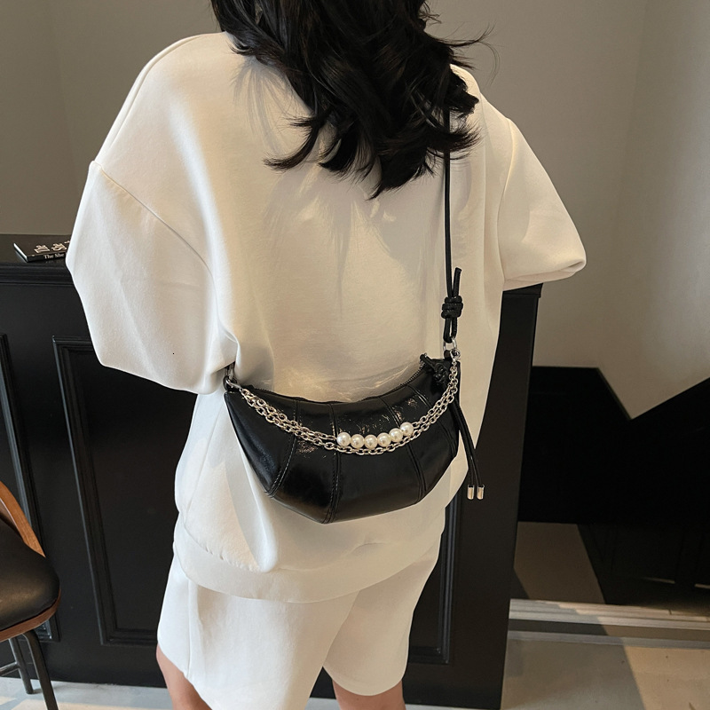 designer 2025 New Niche Design Trendy Simple Solid Color Horn Bag Versatile Commuter Fashion Single Shoulder Crossbody Bag for