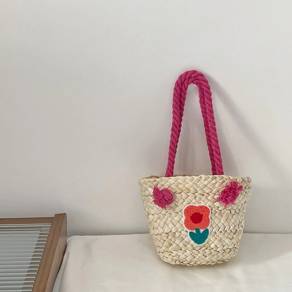 Casual Cute Woven Shoulder Bag Hollow Out Large Capacity Flower Bucket Elegant Underarm Straw Handbag Travel 250605