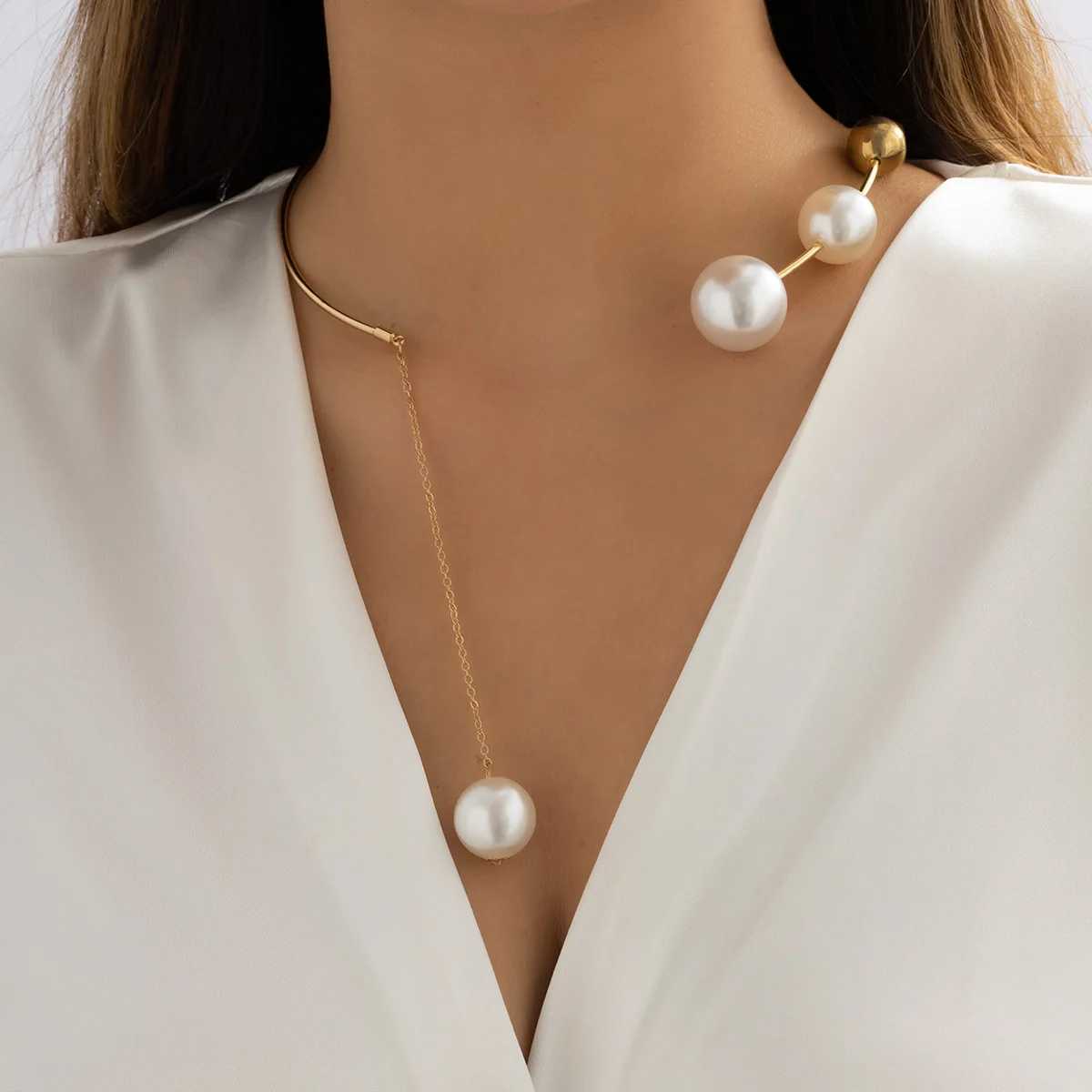 New minimalist and personalized round bead collarbone opening necklace with a cool style imitation pearl necklace earring set Z250607
