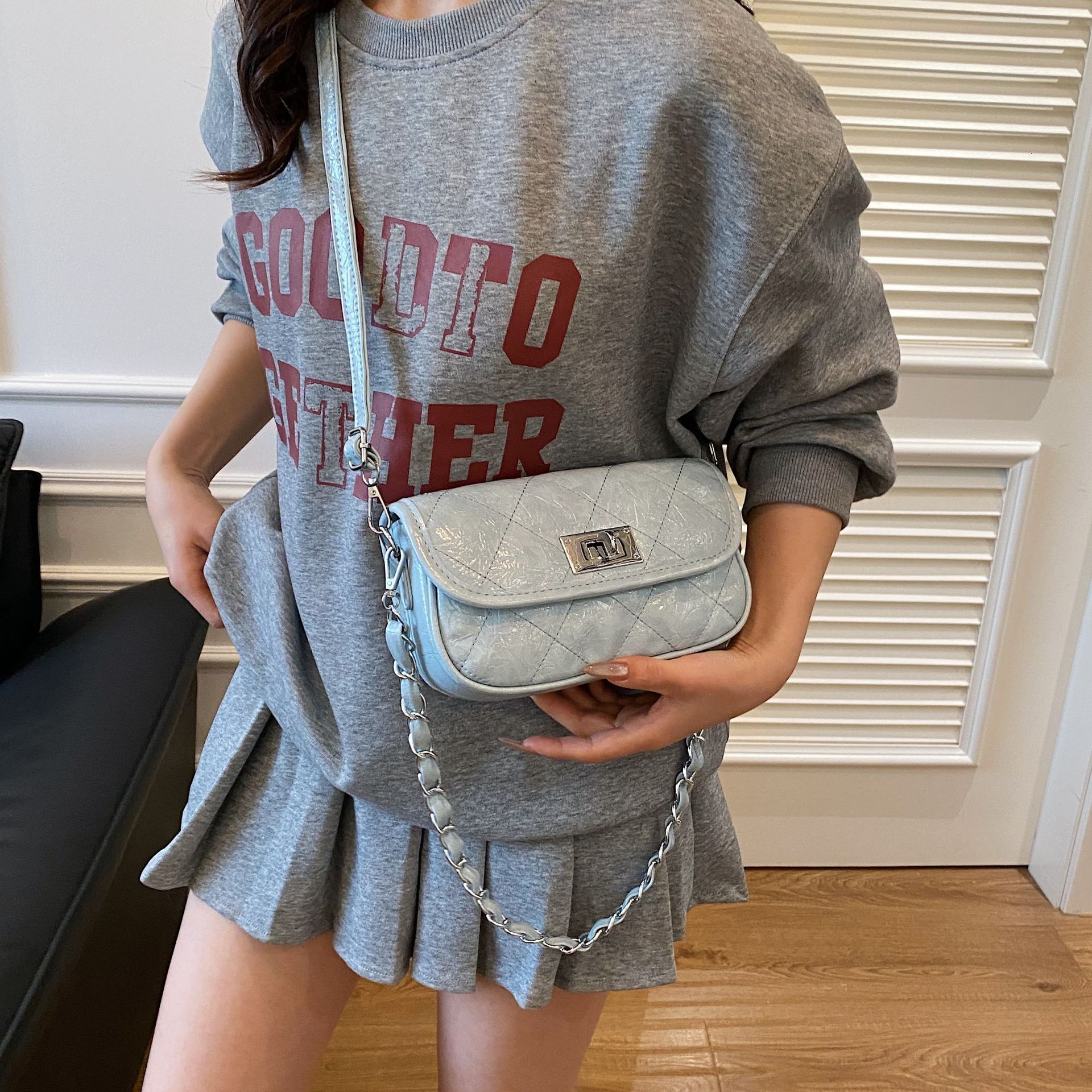 designer Quilted Embroidered Small Bag for Women 2025 New Fashion Versatile Underarm Small Square Bag Trendy Casual Chain Crossbody Bag