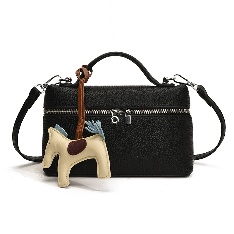 designer High-end Handheld Lunch Box Bag 2025 New Women's Bag Summer Trendy Textured Handbag Crossbody Bag Commuter Women's Bag