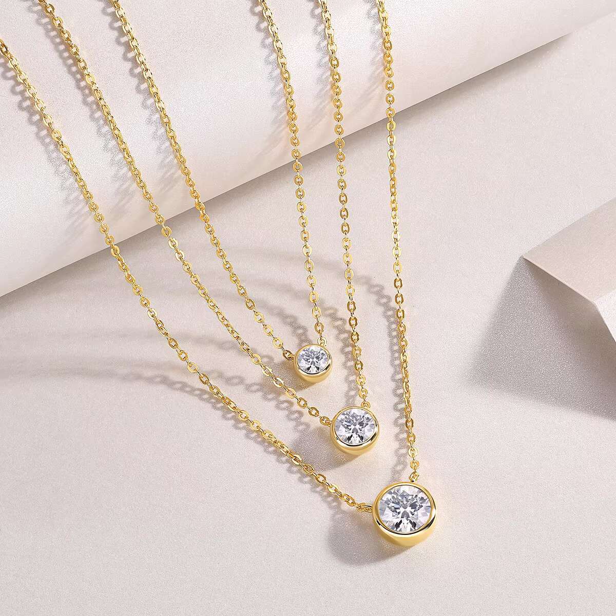 15316 Fine Jewelry Brilliant Round-Cut Diamond Solitaire Pendant Necklaces VVS 2ct Moissanite Choker Multiple Pendant Necklace
