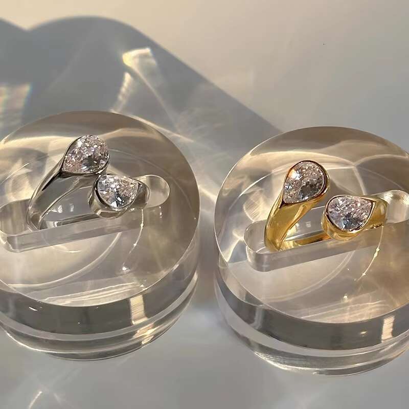 Moissanite ring; White gold; 18K gold ring; Fashion jewelry ring; Women's ring; Jewelry; Ring; High-end; Accessories