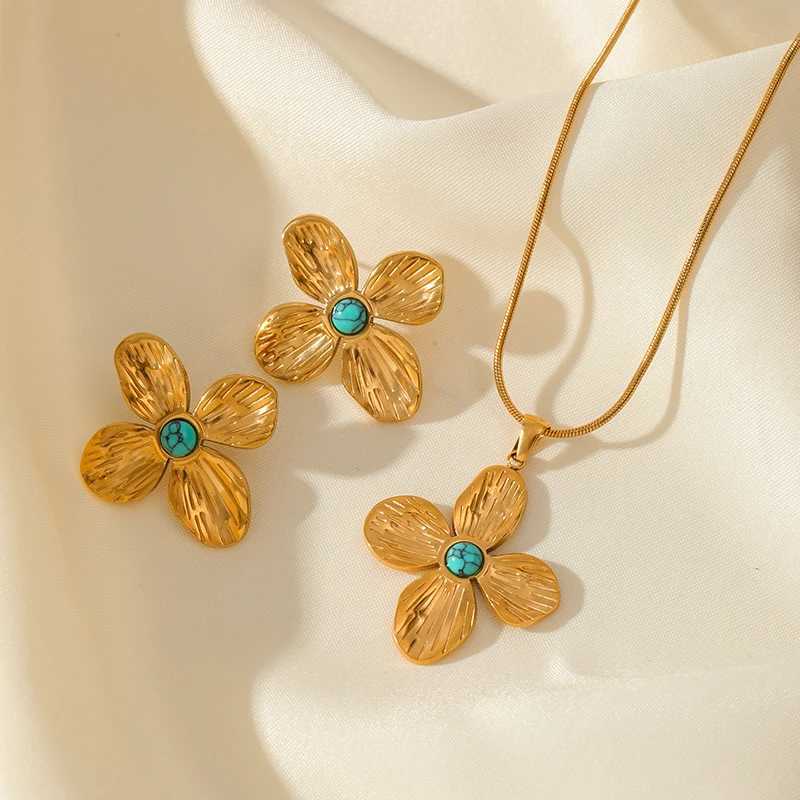 EILIECK 316L Stainless Steel Gold Color Bear Flower Necklace Earrings Set For Women New Party Gift Waterproof Jewelry Set Bijoux Z250607