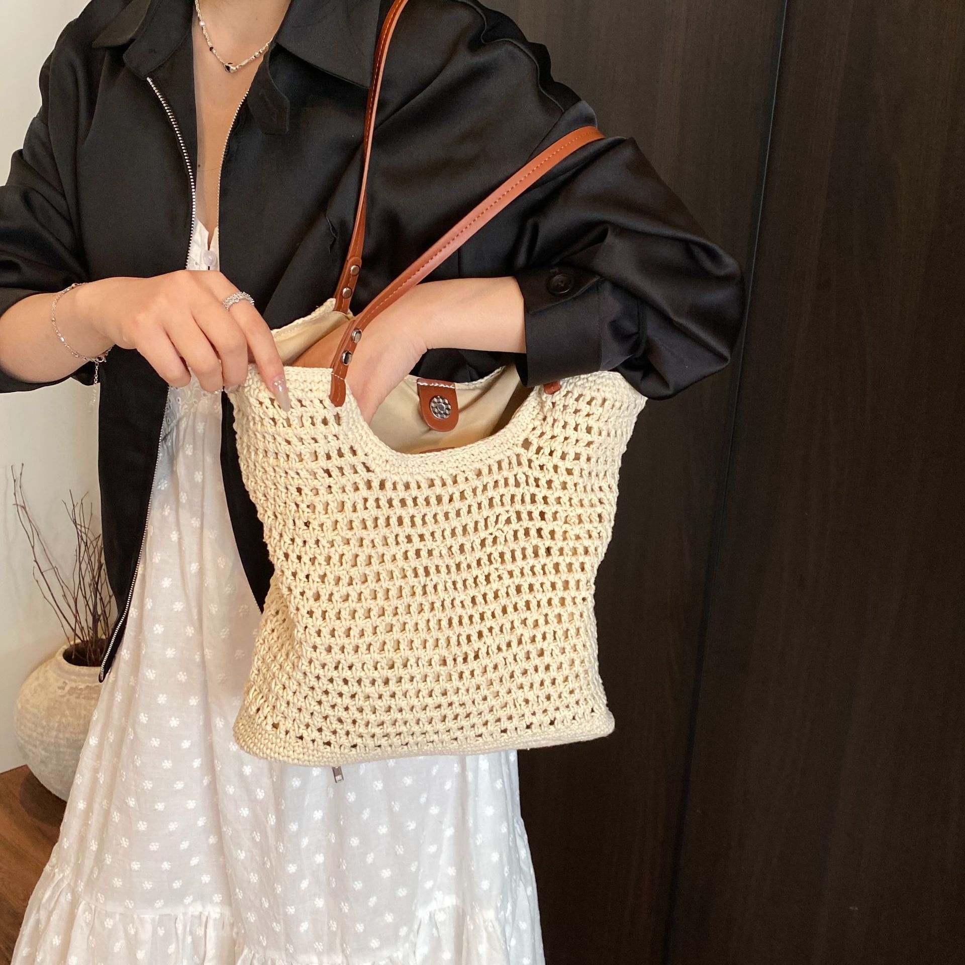 designer Casual Hollow Out Single Shoulder Cotton Woven Bag New Lazy Style Handheld Straw Bag Beach Vacation Beach Bag Women's Bag