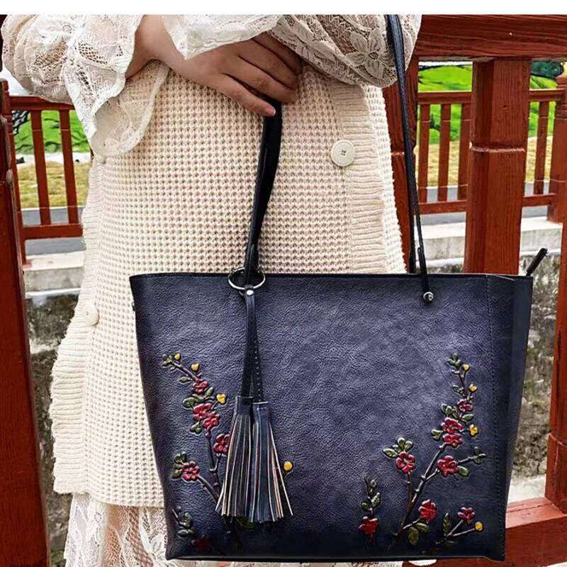 Vintage 3D Floral Embroidery Designer Large Capacity Women's Tote Bag Premium Cowhide Leather Handbags For Women 2025