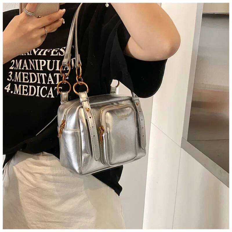 Elegant Large Capacity Leather Tote Bag Vintage Minimalist Crossbody Handbag Designer Letter Stylish Commuter Purse