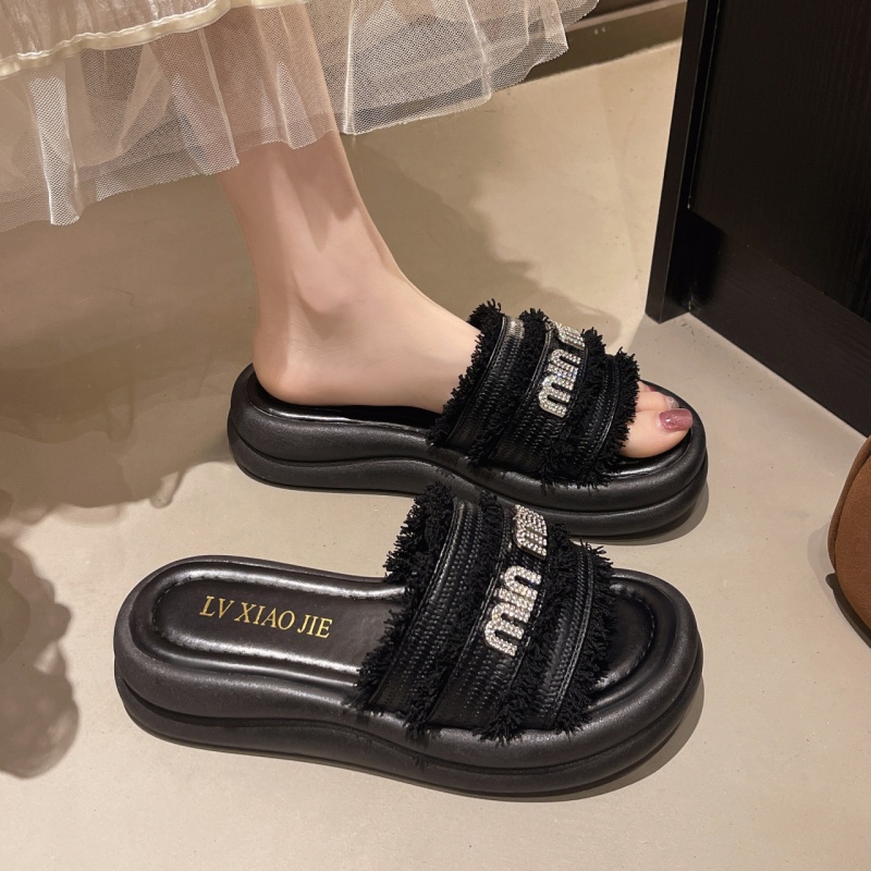 2025 free shipping fashion luxury designer French slippers for women's summer wear, flat bottomed beach sandals black white