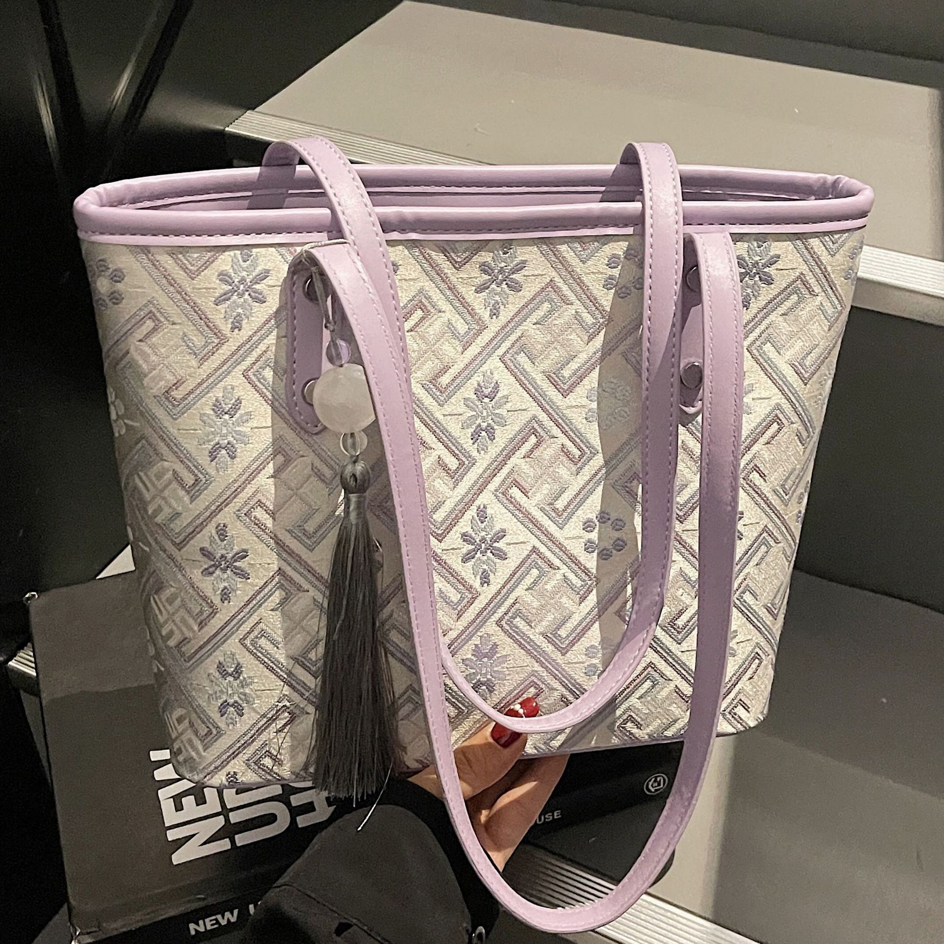 Luxury Brand Designer Bag Wanji Pattern Handheld Tote Bag 2025 New Ethnic Style Commuter Large Bag Light Luxury Fashion Large Capacity Single Shoulder