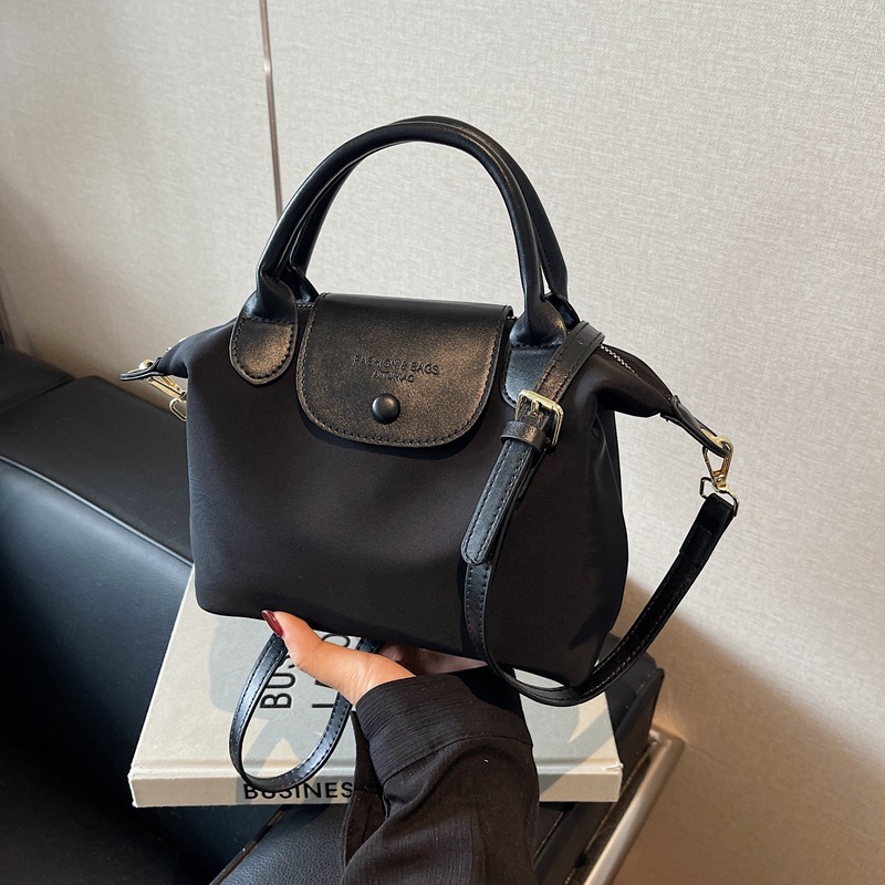 Free Shipping Light Luxury Luxury Casual High-end Bag Women's Designer Bags 2024 New Lightweight Nylon Dumpling Bag Commuter Crossbody Bag
