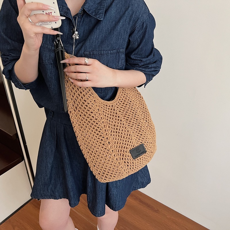 designer Beach Vacation Woven Bag for Women 2025 New Hollow Knit Handbag Large Capacity Shoulder Und