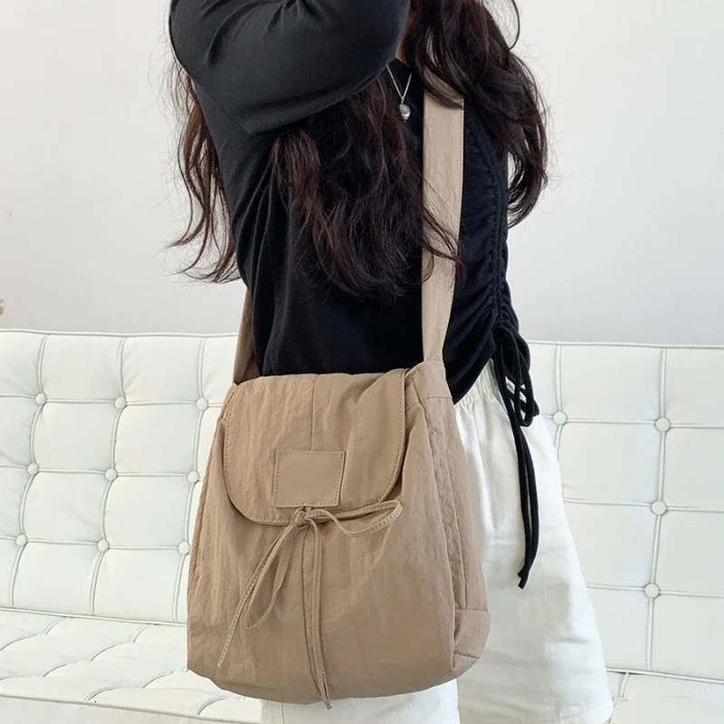 Vintage Flap Nylon Bow Crossbody Bag Large Autumn Student Shoulder Bag Winter Solid Colour Simple Messenger Bag 250523