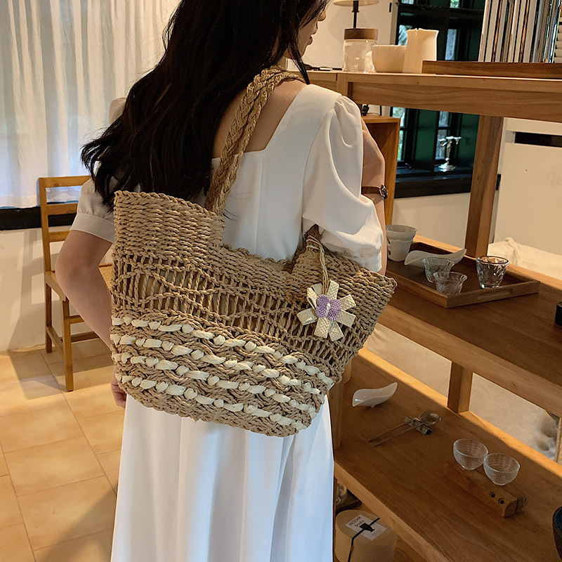 designer 2025 Summer New Large Capacity Straw Woven Bag for Women Beach Vacation Beach Bag Woven Handbag Shoulder Tote Bag