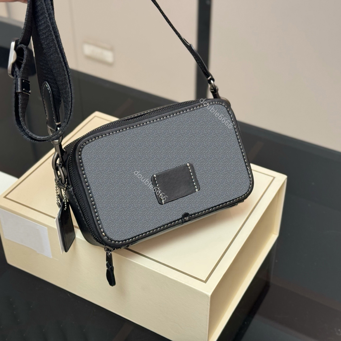 Luxury Man's Camera Bag Shoulder Bag Leather Crossbody Bag designer Messenger Bag Mini Phone Bag Travel Bag Printed Classic Chest Bag waist bag Commuter Bag