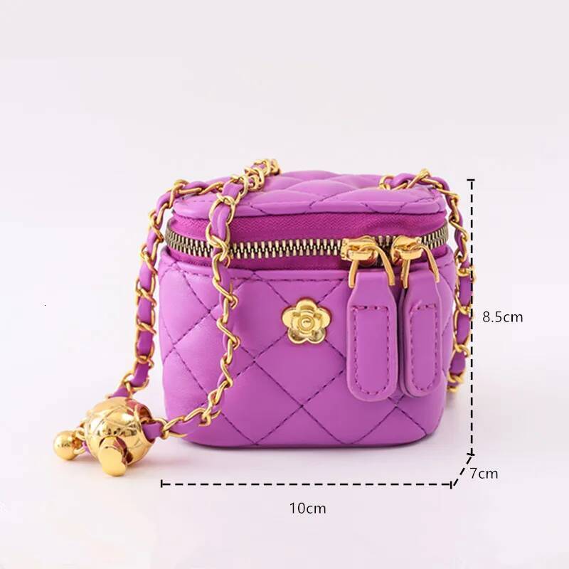 Lingge Embroidered Thread Women's New Popular Chain Crossbody Fashionable and Super Hot Small Square Bag